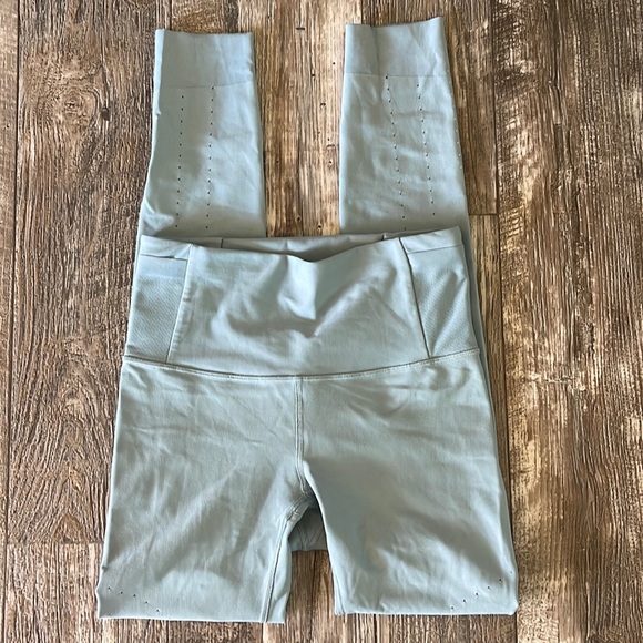 Lululemon Beautiful High Rise Leggings, 6 - Picture 3 of 17